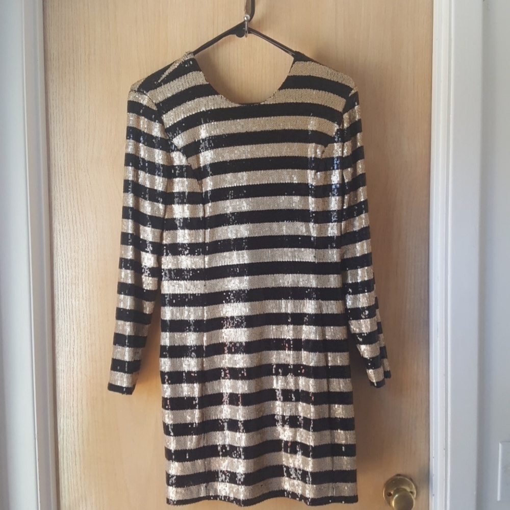 MNG chic Gold and Black sequin holiday cocktail Dress Sz 8